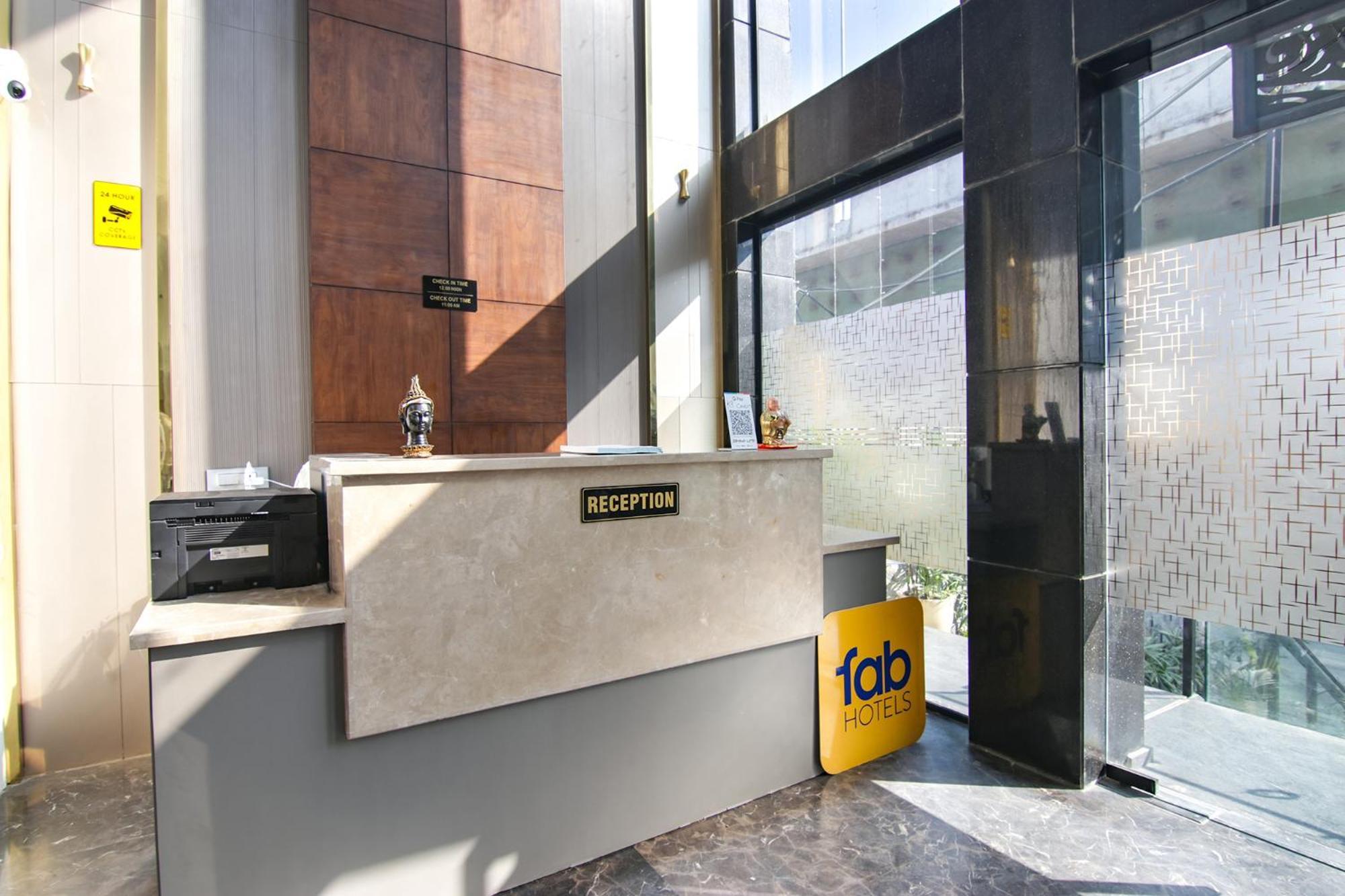 Fabhotel Prime K9 Crown Ludhiana Buitenkant foto